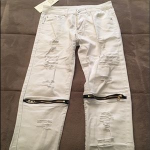 White distressed jeans